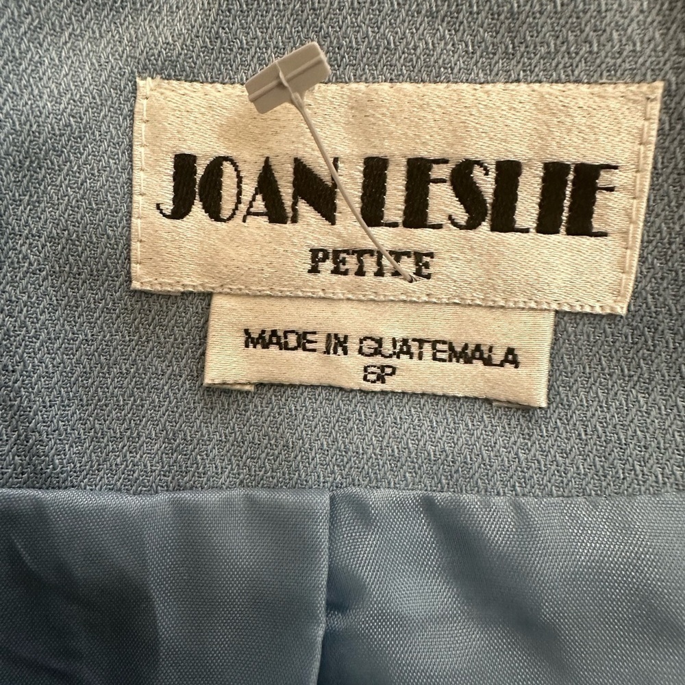 Joan Leslie, baby blue blazer size 6P - Picture 5 of 6